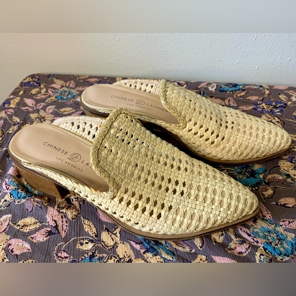 Chinese Laundry Mules  Size 7-1/2 - Picture 2 of 8